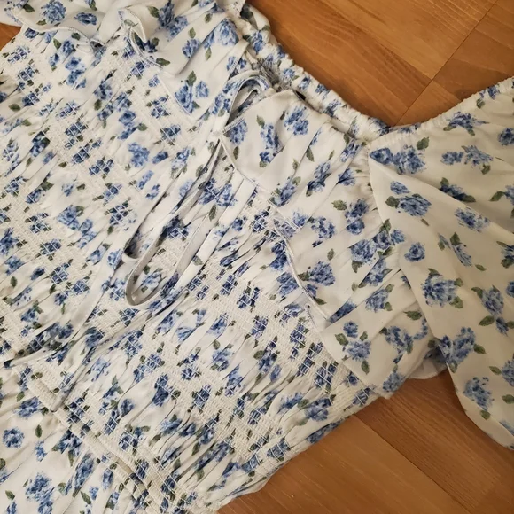 Ivy City Co Blue and White Floral Midi Dress - Picture 3 of 5